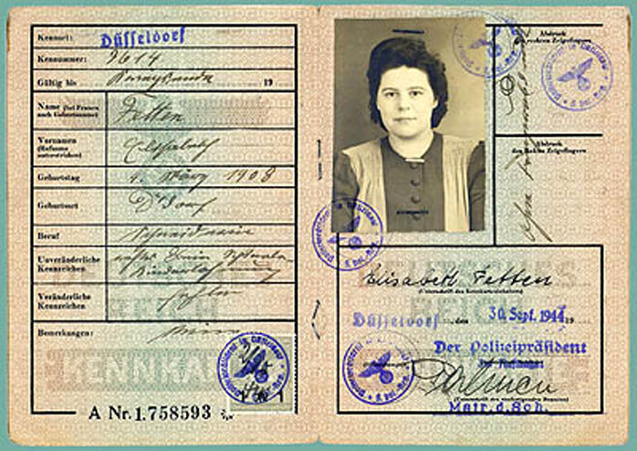 Kennkarte: A German ID book issued in Dusseldorf on 30 September 1944, with Suetterlin handwriting.